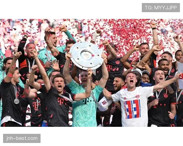 拜仁防线问题持续暴露：近期表现波动，对赛季竞争格局带来变化