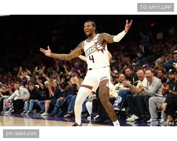 杰伦·格林突破加速拉开防守差距 提升球队关键时刻得分效率