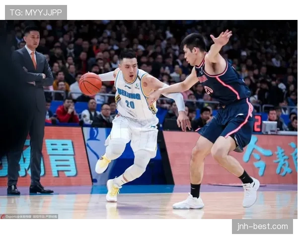 董志豪比赛场上拼到腿软，赛后豪掷大钞买豪宅，这反差也太飒了吧