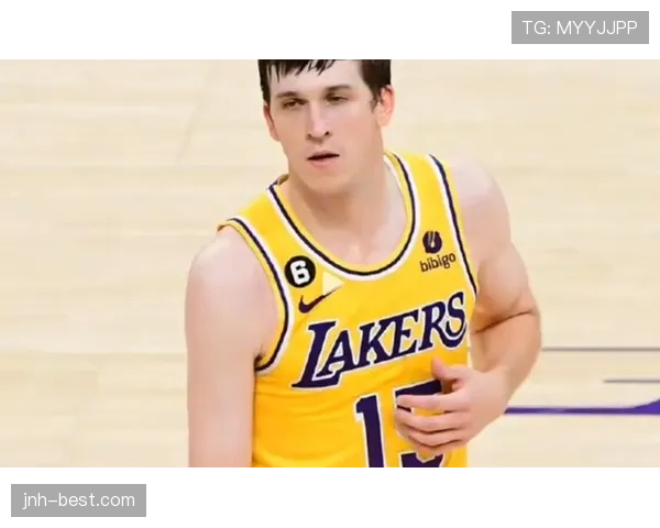 卢尔·邓利用挡拆拉开空间提升三分命中率，助力球队攻防转换效率显著提升